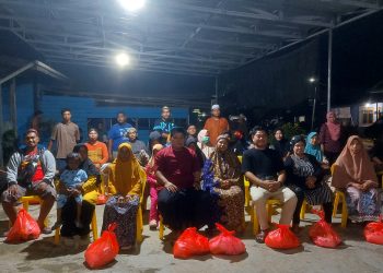Ir. Deddy Sitorus ,Bantu Renovasi Langgar Serta Bagikan Bingkisan Lebaran
