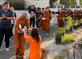 Umat Buddha Rayakan Abhisekha Rupang Buddha se Kaltara di Kota Tarakan