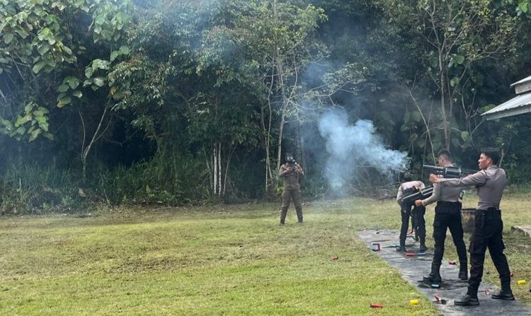 Personel Gabungan Polda Kaltara dan Polresta Bulungan Ikuti Sertifikasi Penembak Gas Air Mata