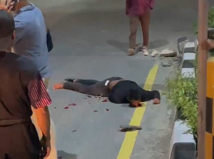 Diduga Karena Pengaruh Alkohol, Pengendara Motor Tabrak Median Jalan Depan Unikaltar
