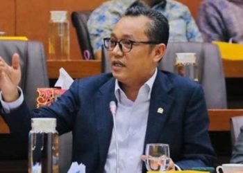 Deddy Sitorus Serahkan Bantuan Hewan Kurban se-Provinsi Kaltara