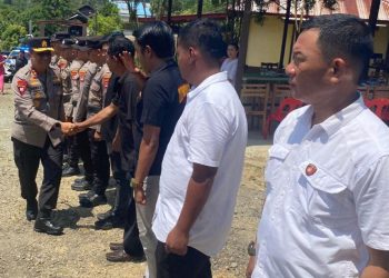Kapolda Kaltara Kunjungi Kecamatan Sekatak, Jalin Silaturahmi dan Beri Dukungan Moril kepada Personel