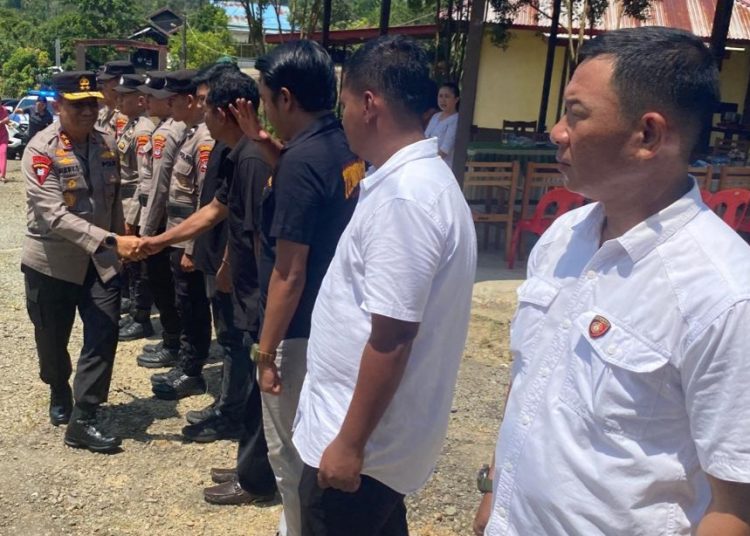 Kapolda Kaltara Kunjungi Kecamatan Sekatak, Jalin Silaturahmi dan Beri Dukungan Moril kepada Personel