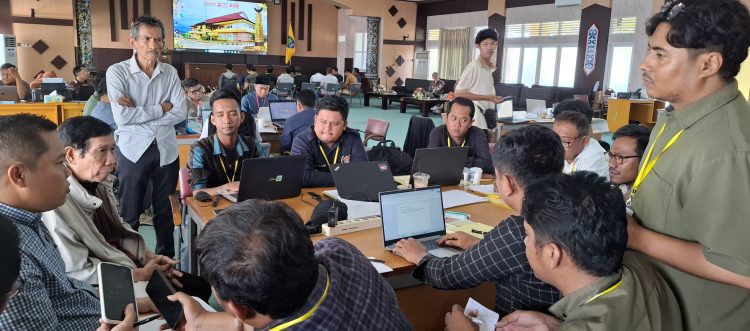 Penguji Soroti Disiplin Waktu di UKW SMSI Kaltara