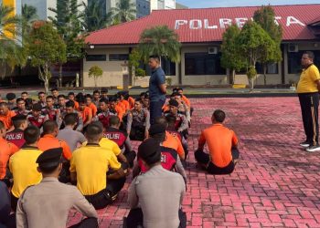 Kabag SDM dan Kasi Propam Beri Arahan Disiplin kepada Baja Angkatan 49, 50, dan 51
