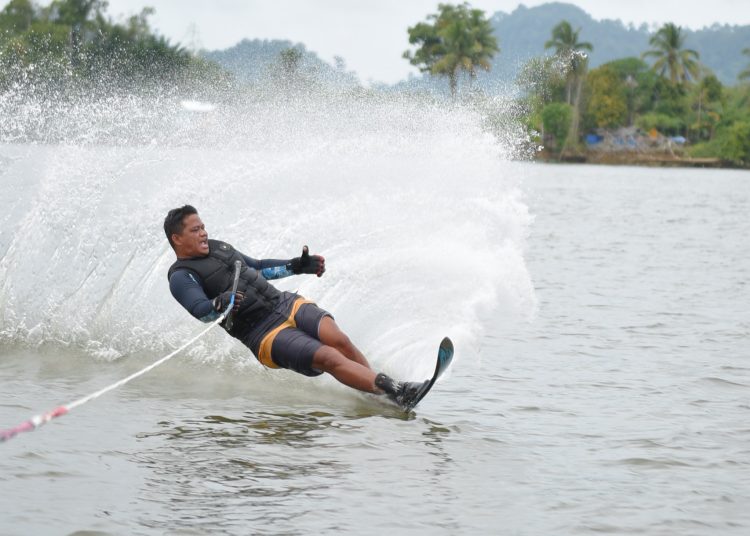 Atlet Ski Air Kaltara Unjuk Gigi di CFD Tanjung Selor, Siap Tanding di Malaysia