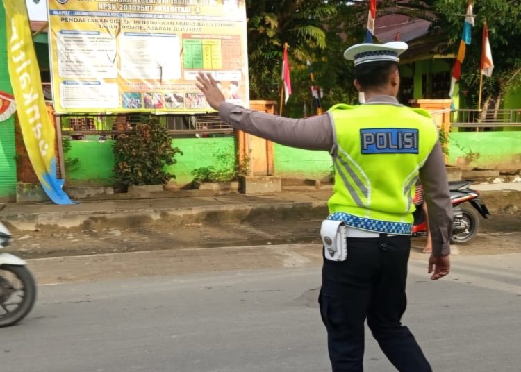 Sat Lantas Polresta Bulungan Gelar Strong Point di Depan Sekolah untuk Cegah Kemacetan