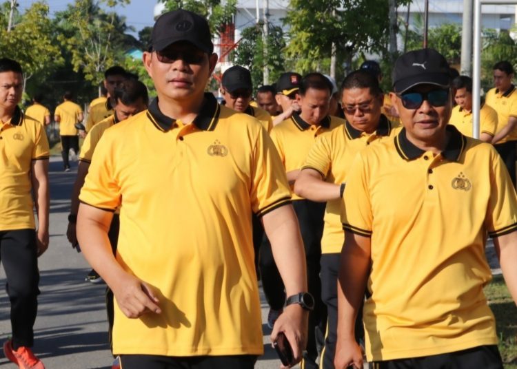 Kapolda Kaltara Pimpin Jalan Santai Bersama Personel, Bangun Kebersamaan dan Semangat Sehat