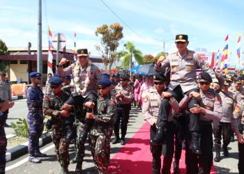 Upacara Serah Terima Pataka, Ngelimut Mengka Peguna, Tandai Tonggak Kepemimpinan Baru Polda Kaltara