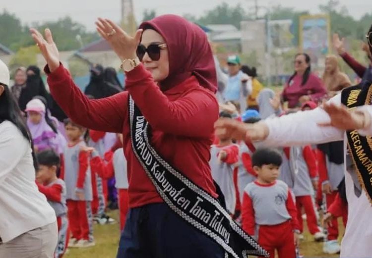 Bunda PAUD KTT Vamelia Ibrahim Ajak Anak Tumbuh Sehat dan Cerdas Lewat Senam & Germinsu