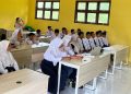 Bhabinkamtibmas dan KKN Unikaltar Ajak Pelajar Sekatak Perangi Narkoba