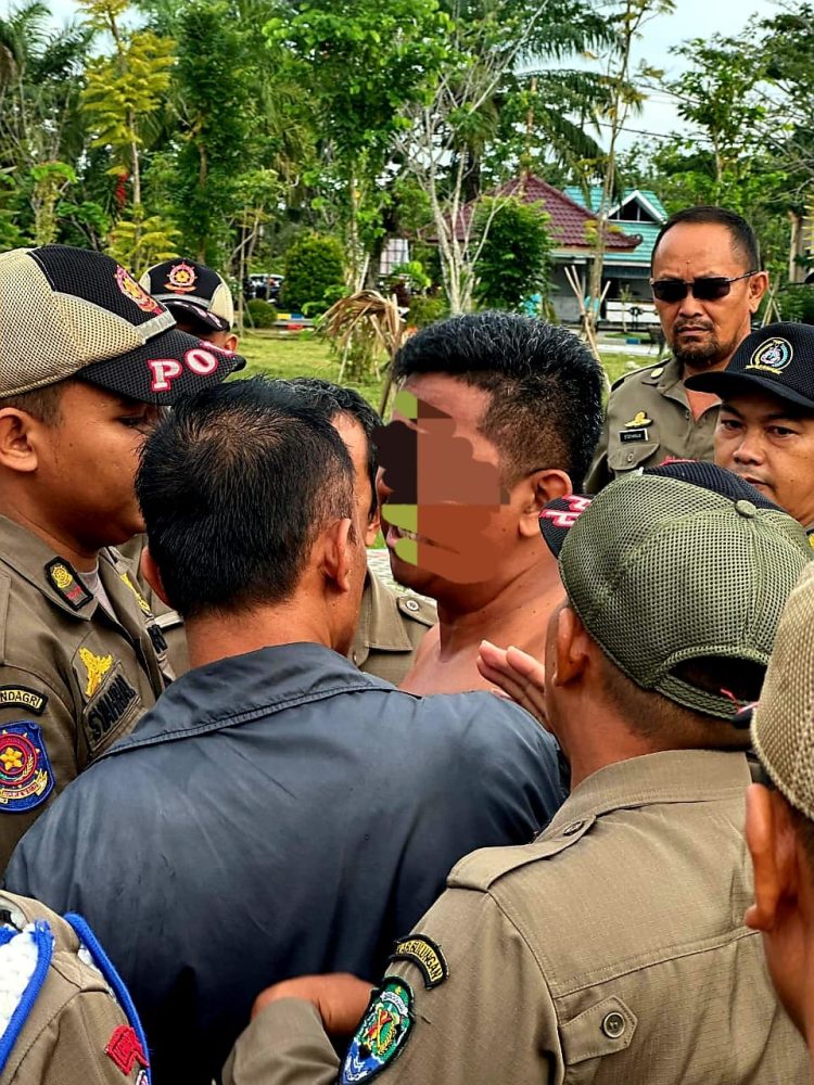 Satpol PP Bulungan Amankan Dua Pria Yang Nekat Terobos Pagar Kantor Bupati