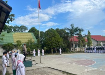 Sat Binmas  Jadi Inspektur Upacara di MAN Tanjung Selor, Tekankan Disiplin Siswa