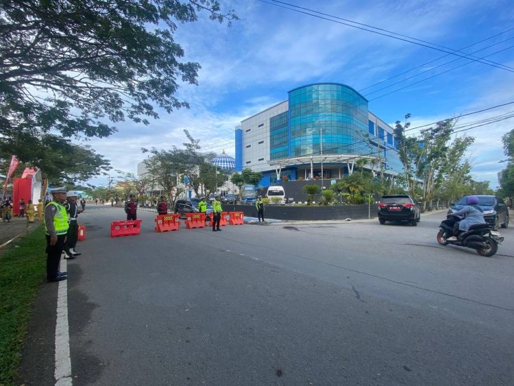 Personel Polresta Bulungan Amankan Jalannya Upacara HUT ke-13 Provinsi Kaltara