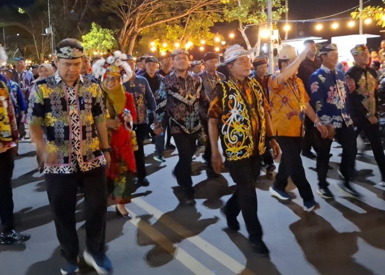 Pawai Budaya HUT ke-13 Kaltara Warnai Pembukaan Benuanta Fest 2K25