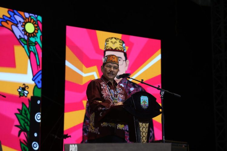 Wagub Ingkong Ala Resmi Buka Benuanta Fest 2K25 di Kebun Raya Bundayati
