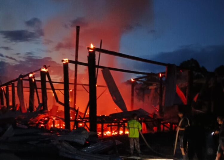 Tiga Rumah Warga dan Lamin Adat Terbakar di Long Peso, Kerugian Capai Rp700 Juta