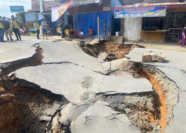 Hujan Deras Sebabkan Jalan Poros Trans Kaltara Putus Total