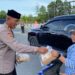 Kapolresta Bulungan Bagikan 250 Kotak Takjil untuk Pengguna Jalan di Tanjung Selor