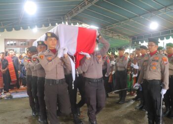 Isak Haru Iringi Perpisahan Terakhir Pengabdian Panjang KOMPOL (Purn) Jariaman Samosir