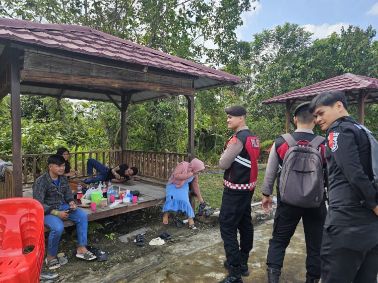 Personel Polda Kaltara Siaga di Objek Wisata dan Pelabuhan