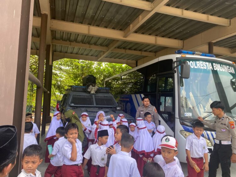 Polisi Sahabat Anak Dapat Kunjungan Siswa SD Al-Mubaraq