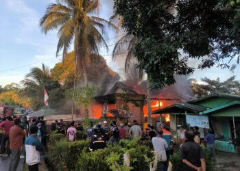 Satu Bangunan Rumah Ludes Terbakar, Kerugian Ditaksir Mencapai Rp 1 Miliar