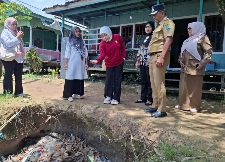 Tinjau Rumah Warga Terdampak Abrasi, Legislator Asal Kaltara Kucurkan Anggaran Bedah Rumah