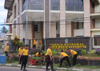 Personel Polresta Bulungan Gelar Bakti Religi di Gereja Katedral dan Museum Kesultanan