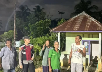 Polsek Tanjung Palas Sambangi Satkamling RT 04, Dorong Warga Jaga Kamtibmas